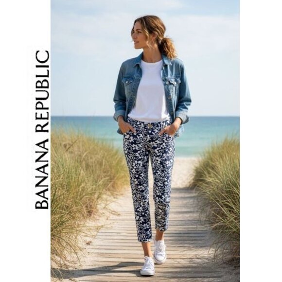 BANANA REPUBLIC, boyfriend cut blue and white floral jeans - Picture 1 of 8